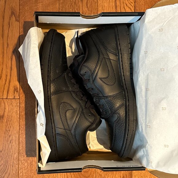 Nike Air Jordan 1 Low, Triple Black - Picture 5 of 6